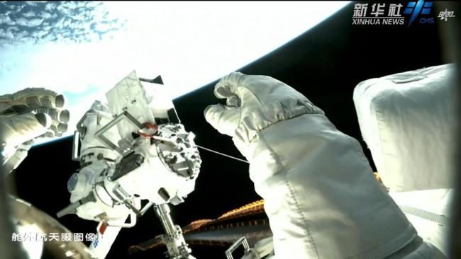 中国空间站动态｜与航天员同享出舱美景
