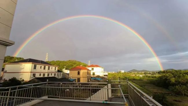 ▲台风过境后，白沙岛出现了一道双彩虹。受访者供图