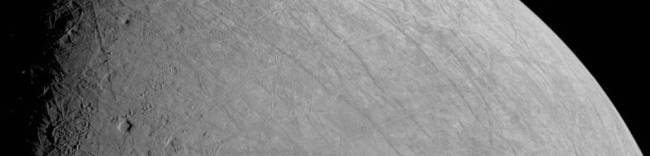 美国探测器“朱诺”首次传回木卫二照片