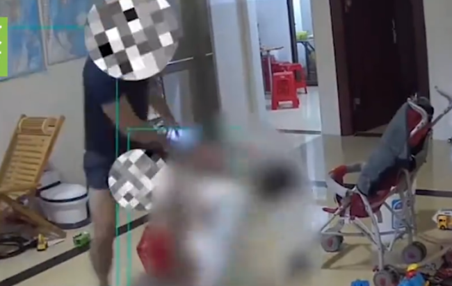 这亲戚心真黑！姑父一巴掌扇倒幼童还谎称孩子摔倒