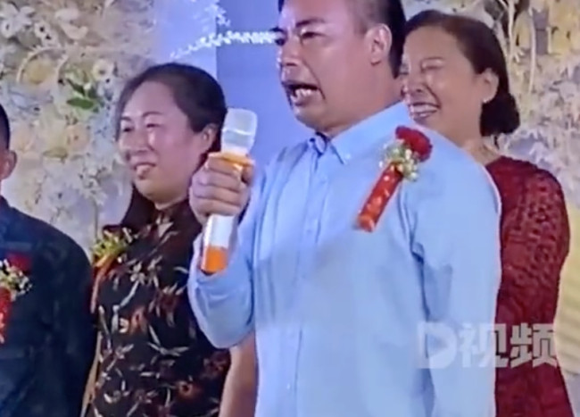 父亲婚礼致辞紧张到全身发抖