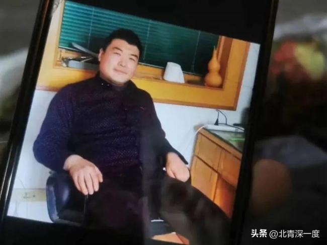 菜贩深夜进货去世 同行自发帮清库存：一场特殊告别
