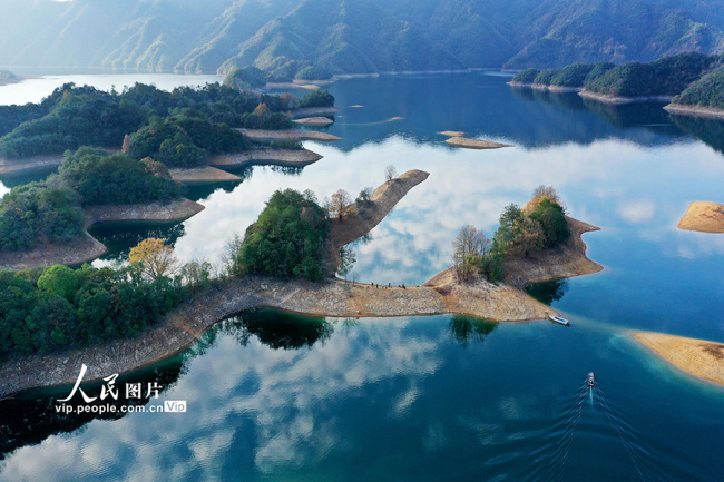 安徽黄山：太平湖风景如画