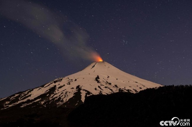 智利维利亚里卡火山喷发
