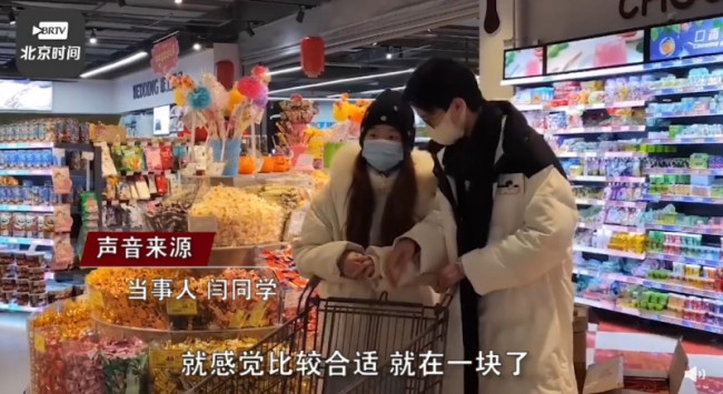 大四男生晒一家三口幸福日常：大二结婚，孩子快1岁