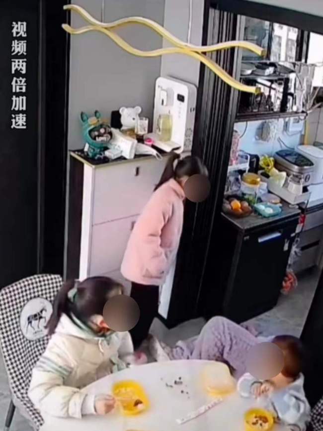 阳性女子回应高烧晕倒3孩子旁观：为孩子辩解，并删掉了视频