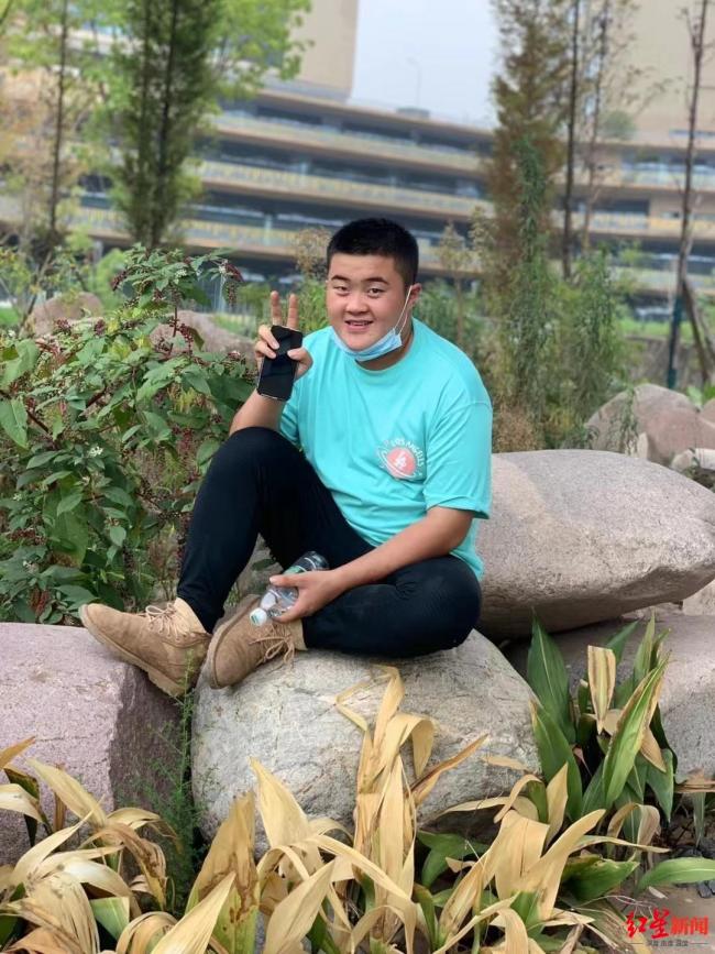 “龙麻子”走红后：一度开始借钱度日，现在开始直播带货 帮果农卖出近一万单滞销脐橙