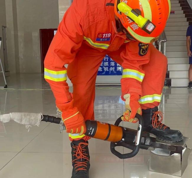 女子用网红罐存现金20万变死期：还有一个，2024年再开