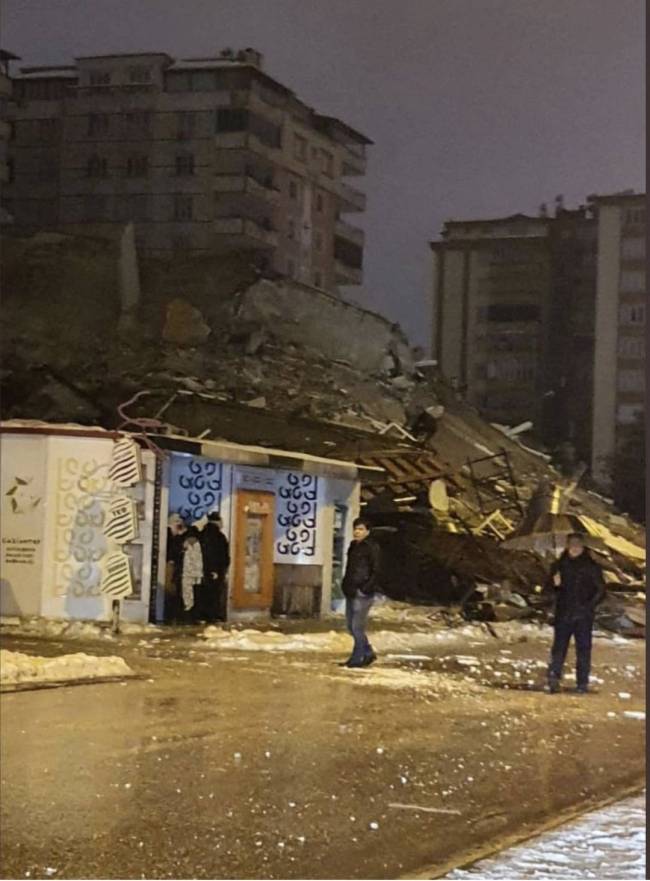 土耳其华人：居民自发组织进行救援，震感极其强烈