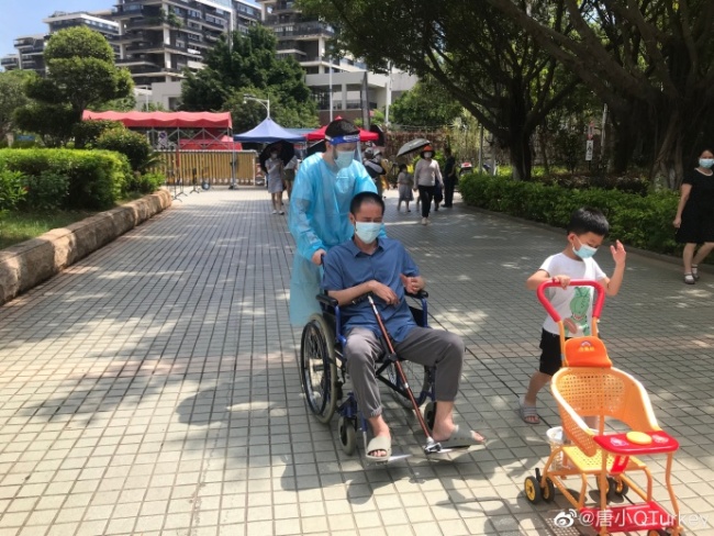 《非正式会谈》唐小强地震中遇难 被搜救到时已遇难