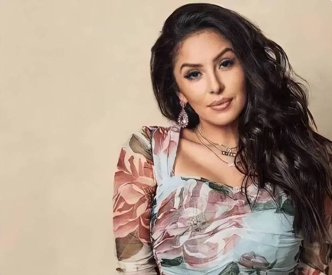 瓦妮莎新恋情被曝 走出阴霾迈向新生活这也是科比希望的吧