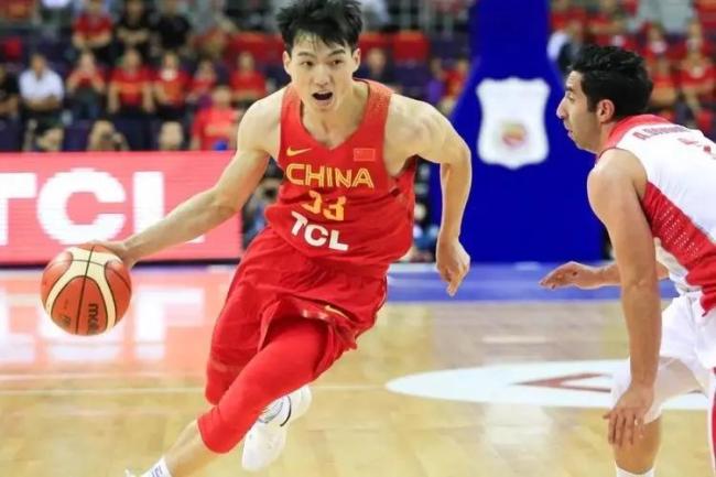 中国男篮公布战哈萨克斯坦12人名单：曾凡博落选未得到乔帅认可