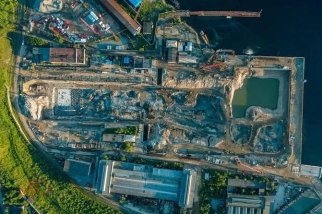 俄海军唯一航母库兹涅佐夫号出坞，终于开始返岗前的最后准备