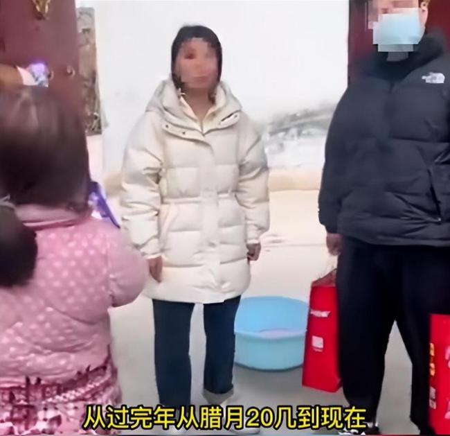 夫妻把娃丢亲戚家不过问还嫌照顾得不好 网友：不懂感恩的人不会幸福