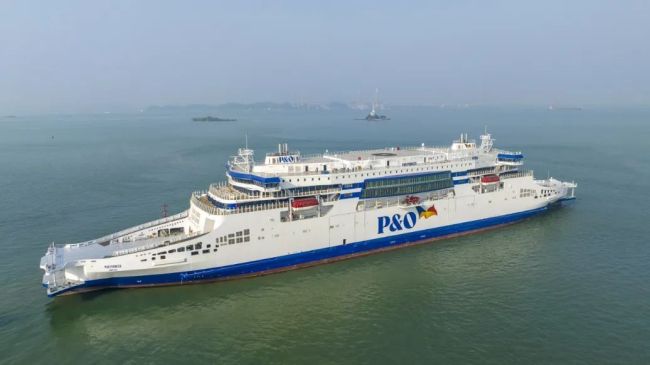 全球首艘大容量電池混動雙頭豪華客滾船在廣州建成
