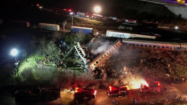 希腊总理：火车相撞事故主要由人为错误导致
