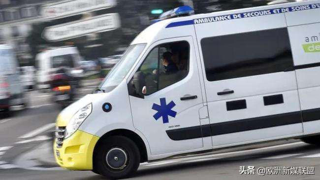 一巴士在阿尔卑斯山坠落 驾驶员和副驾驶重伤入院  
