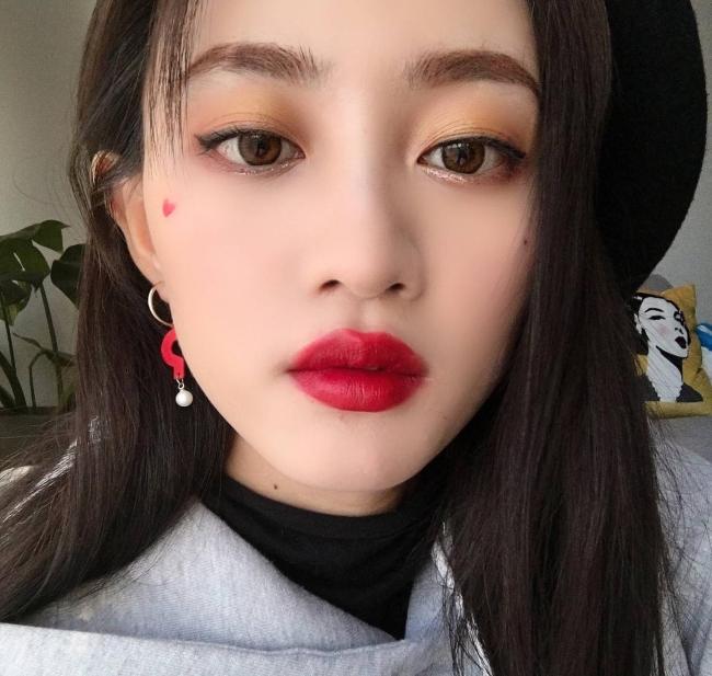 黄婷婷违约强执仅查出9万财产:被判违约金350万！出道已10年