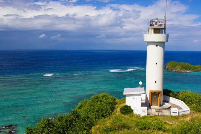 台渔船石垣岛海域翻覆 目前石垣海上保安部正在搜寻船上人员的下落     