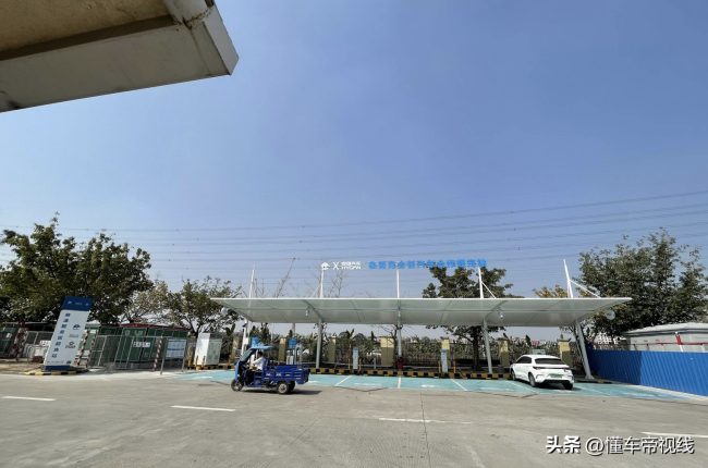 曝理想汽车建高压超充桩 网友：下一步是不是不用电了 