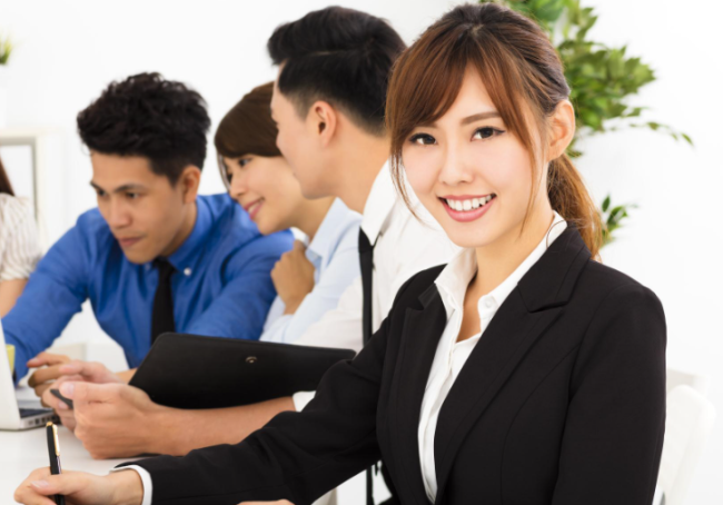 报告称今年女性平均月薪8689元