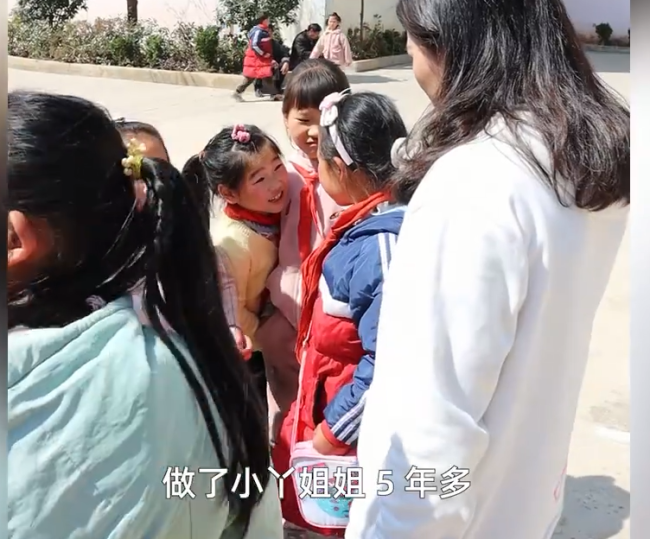 女生去百所学校科普月经：希望每个女孩都能勇敢面对成长