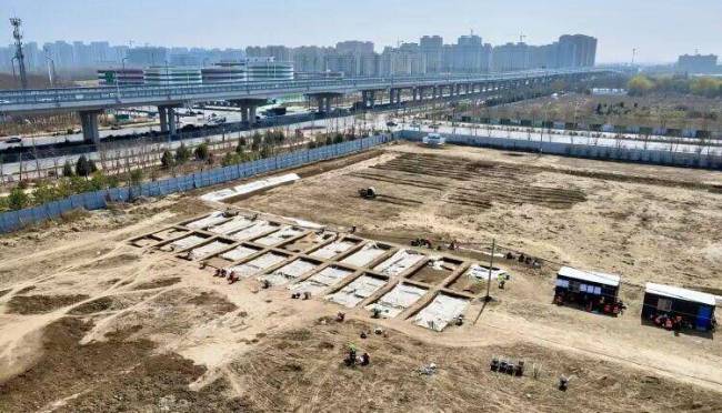  淄博发现一龙山时期遗址 挖掘出了4000多年前的陶器  