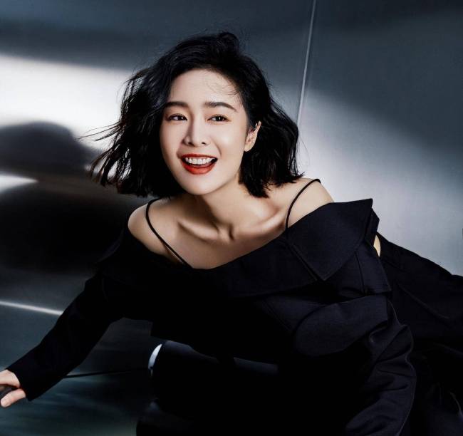 张颂文孤舟杀青路透照曝光了 这次的大嫂从高叶变张瑶了