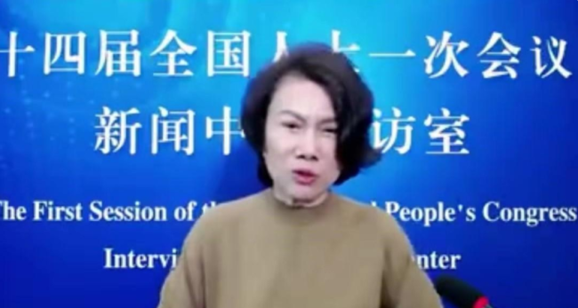 董明珠谈大学生基层历练 