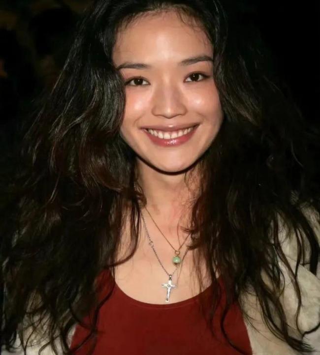 舒淇关注刘亦菲ins 表面“松弛感”，私下比谁都卷.