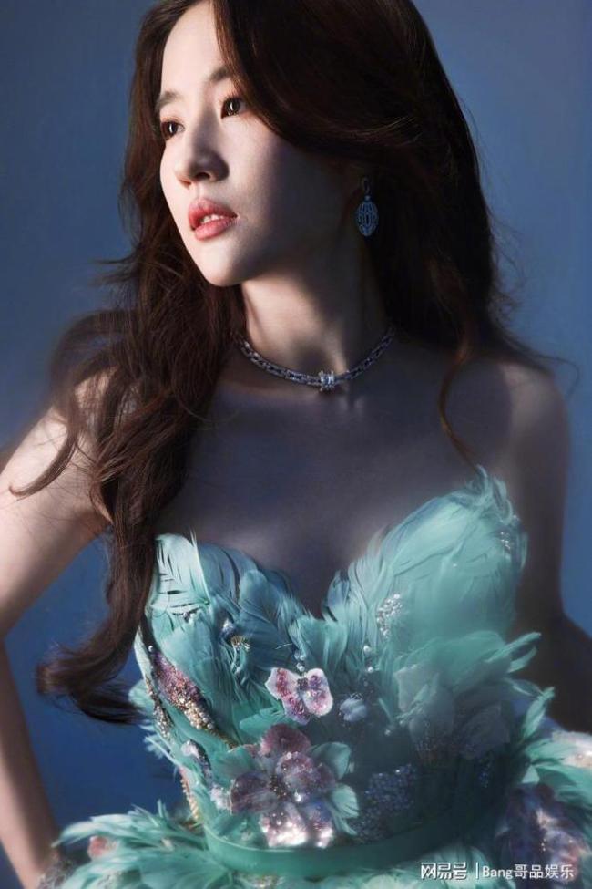 刘亦菲孔雀公主羽毛裙造型好美 仙女姐姐身上散发着一股仙气真的是仙气飘飘