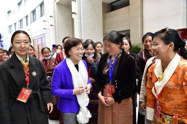 黄晓薇：为以中国式现代化全面推进中华民族伟大复兴作出西藏边疆妇女的独特贡献