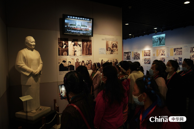 西藏基层妇联干部参观中国妇女儿童博物馆 见证“她”力量