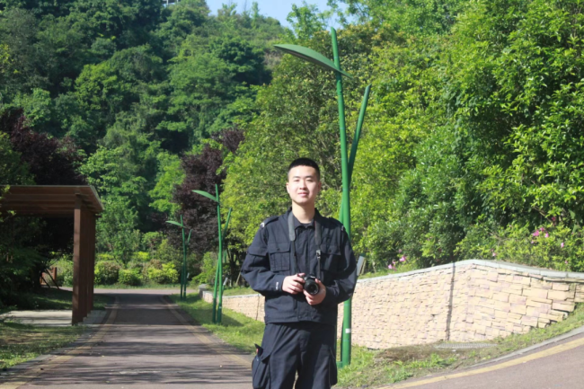 父亲牺牲后儿子继承警号，007704，重启！