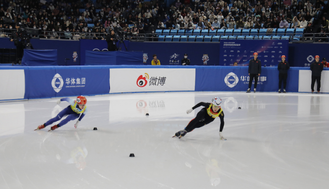 龙宇翔出席全国短道速滑冠军赛开幕式