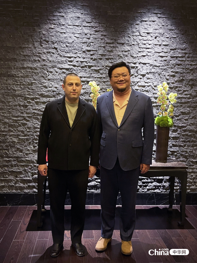 中华网CEO与格鲁吉亚最大酒业集团董事长在成都糖酒会见面并达成意向合作