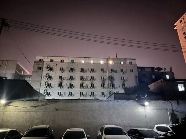 长峰医院事故楼曾是酒店 酒店倒闭后医院进行翻修的 