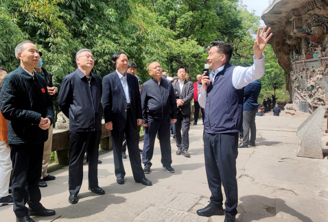 中国国际文化传播中心执行主席龙宇翔到重庆考察调研