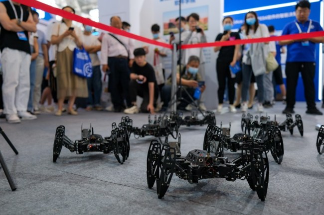 中国布局人工智能产业竞跑“未来赛道”