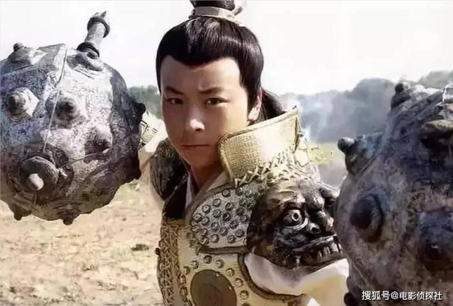 不要再为释小龙惋惜了，因为他正在娱乐圈另一个圈子风生水起