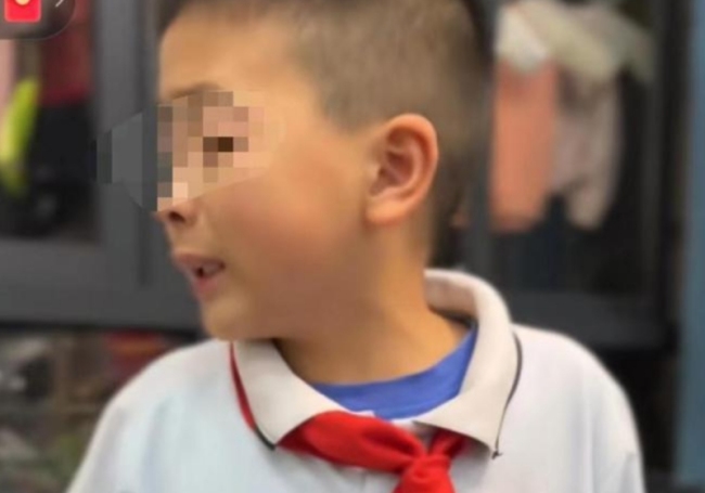 哥哥嫌妹妹名字太土哭泣，网友：到底给妹妹起了个啥名？