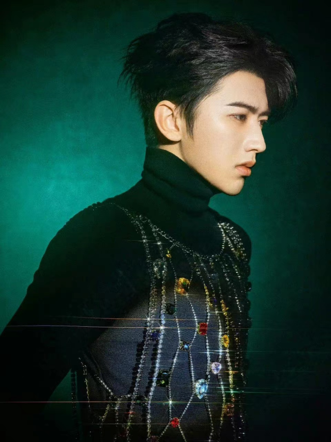 蔡徐坤香港演唱会官宣 全新公开海报沿用复古风格 – 杭州网