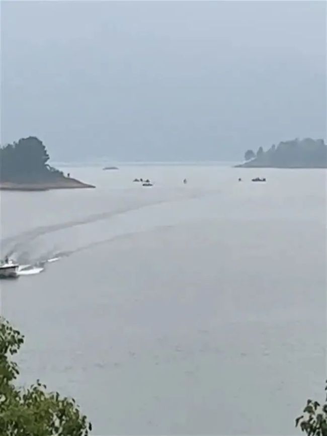 28岁男子千岛湖玩网红“飞鱼”溺亡！现场没有救生员 这个项目，已不是第一次出事 