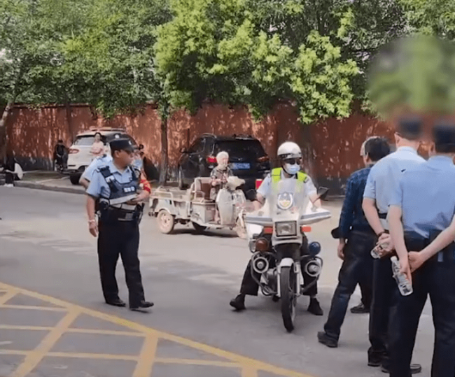 河南一考生因迟到未能进入考场 尴尬但不值得惋惜
