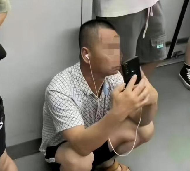 川大回应网上传闻 已经调查，具体情况等待官方通知