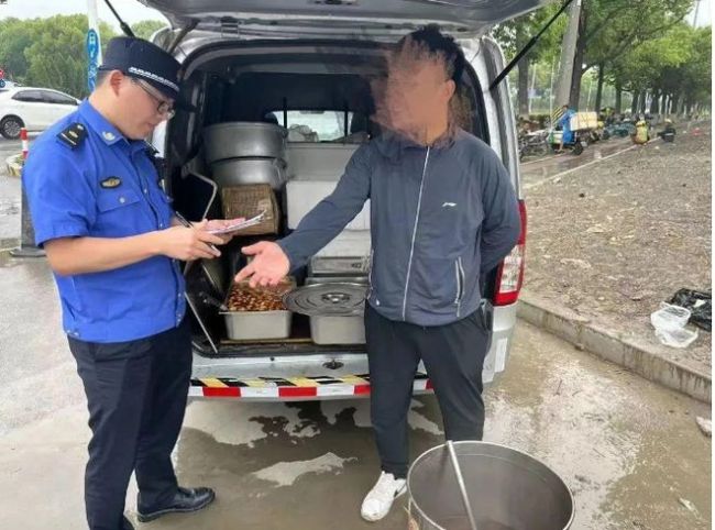 上海城管严查三无盒饭，农民工吃饭问题该如何解决？