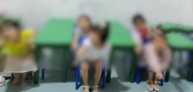 幼师拍学生的视频引争议