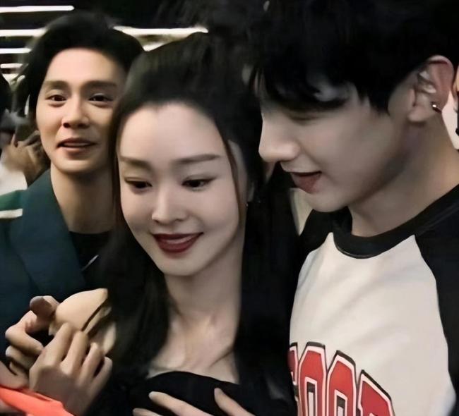 宋轶真换了头像疑似承认与白敬亭恋情 网友:赶快官宣吧