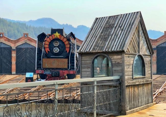 火车拉来的百年小镇！坐高铁去一趟吧