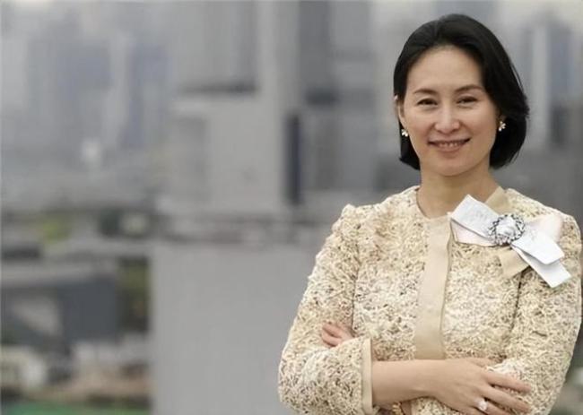 澳门赌王女儿何超琼 多年之前的她曾经也是拥有着一段幸福又美满的